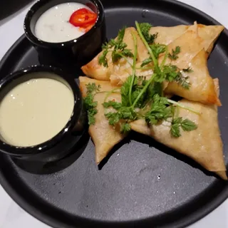CHICKEN SAMOSAS