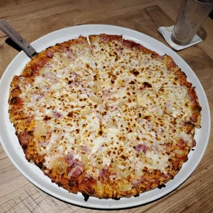 Canadian pineapple pizza