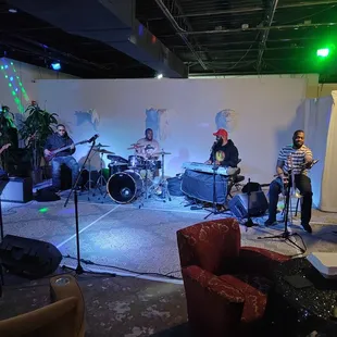 Good art, jazz, and food!