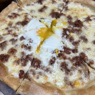 Croque Madame Pizza