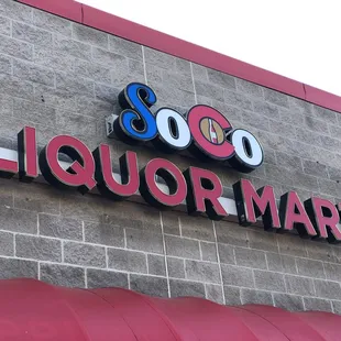 the front of a liquor store