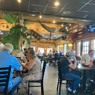 Soda Steve's indoor dining