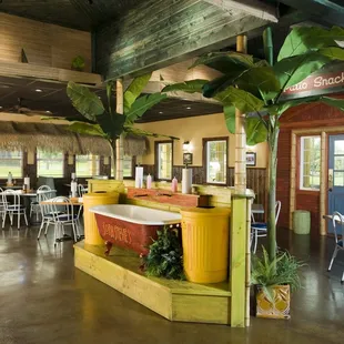 Cool Tropical De core for Hot Summer Days!