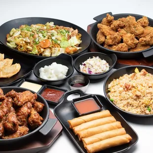 Family combo set! comes with 2 box of chicken and mandu, eggrolls and 2 fried rice or yakisoba! and 2L drink!!