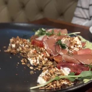 ARANCIA E PROSCIUTTO. An interesting mix of flavors. Very well executed presentation