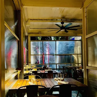 Cool outdoor seating like NYC