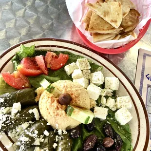Sampler platter w/pita