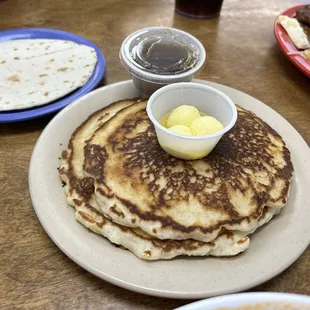 Short stack pancakes