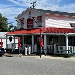 Attractive outdoor front porch seating options