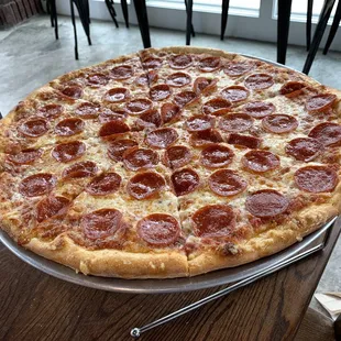 18&quot; pepperoni pizza