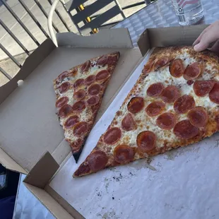 2 slice of pizza