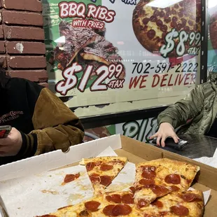 Large Pepperoni Pizza