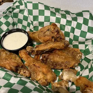 Lemon pepper wings...overcooked and extremely dry (tasted reheated)
