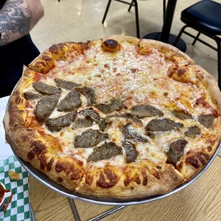 Half cheese and half meatball pizza (medium)