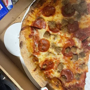 Pepperoni and hamburger pizza