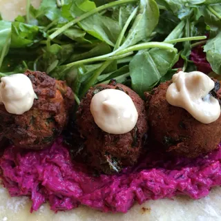 Beet Tzatziki