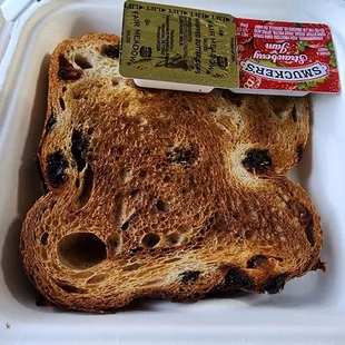 Raisin toast