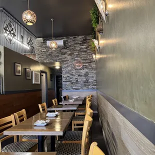 sushi and sashimi, interior