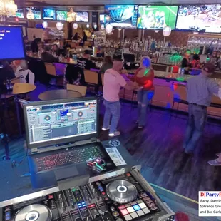 Photos By: DJPartyPete.com This place has wonderful food, really fun patrons. I Subbed for another Karaoke Hound and DJ, Aaron Atinski