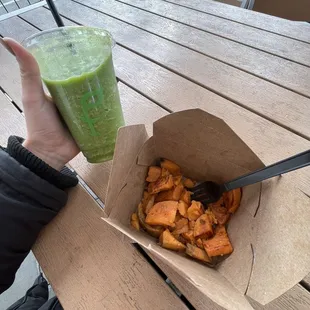 KALE &amp; APPLE SMOOTHIE ROASTED SWEET POTATOES