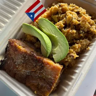 Pastelón Con Arroz Con Gandules
