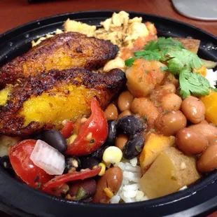 Fried plantains in the bowl! I LOOOOOVE fried plantains!!!