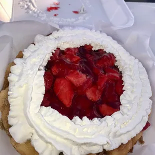 Cinnamon powder strawberry funnel cake