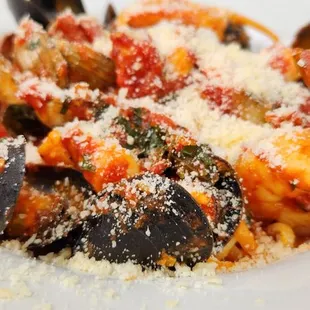 Linguine allo scaglio, mussels, shrimp,  clams and scallops Wow!