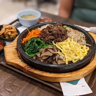 Hot stone bowl bibimbap - beef