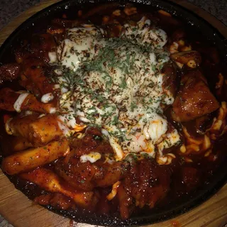 E21. Fire Chicken with Cheese (cheese buldak)