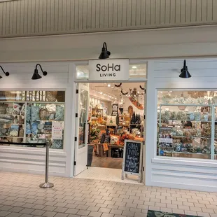 Right in Kahala Mall
