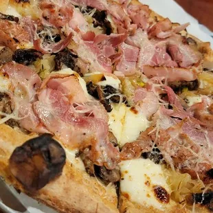 food, pizza