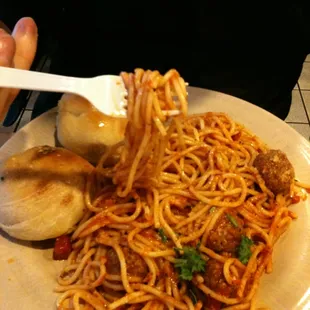 Spaghetti and meatball