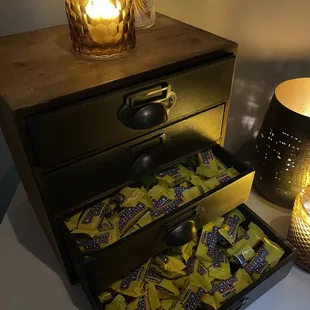 Charleston chews in lobby