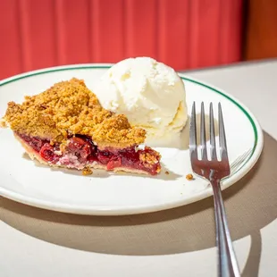 Soho Diner | Cherry Crumble Pie