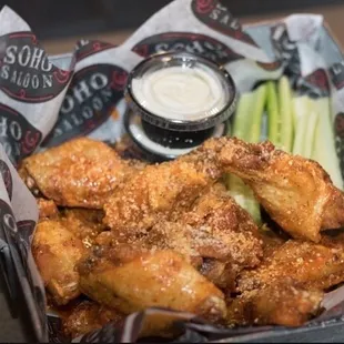 food, fried chicken, bbq wings, poultry, fried chicken wings, chicken, bbq chicken, chicken wings and fried chicken, chicken wings