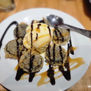 Deep fried oreos w/vanilla ice cream