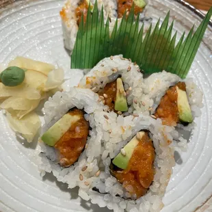 Spicy salmon roll