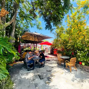 Hidden alley with a Thailand and Lao feel eatery.