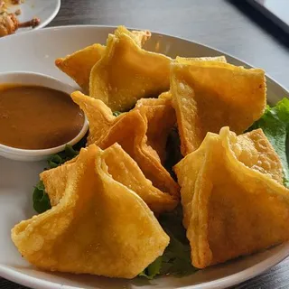 Hot Honey Cream Cheese Wonton