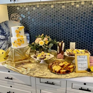 Sweet to Bee One party