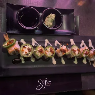 Slammin&apos; Salmon Roll