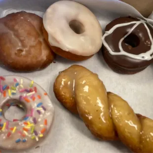 Apple Fritter, Vanilla, Chocolate, Sprinkle (all GF) &amp; Glazed Twist, 4.15.2022.