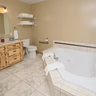 Jacuzzi with Natural earth-tone colors