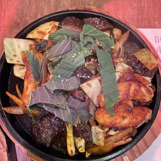 Stir-fried Blacksausage with veggies, rice cakes