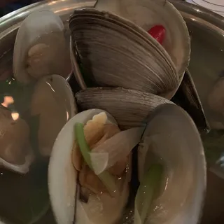 Clear Clam Soup with flat noodles