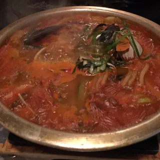 Spicy Mixed Seafood Soup