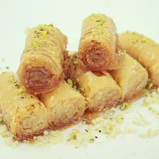 Baklava finger filled with cashews .