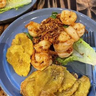 Shrimp with garlic Spanish style &amp; tostones