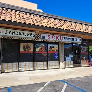 Soku Ramen Bar (Yelp) or Shoku Ramen Bar (Google) has a shared parking lot with nearby businesses, but not for Kru or Obo.